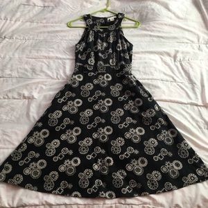 Mata Traders Parisian bookshop dress w/ pockets XS